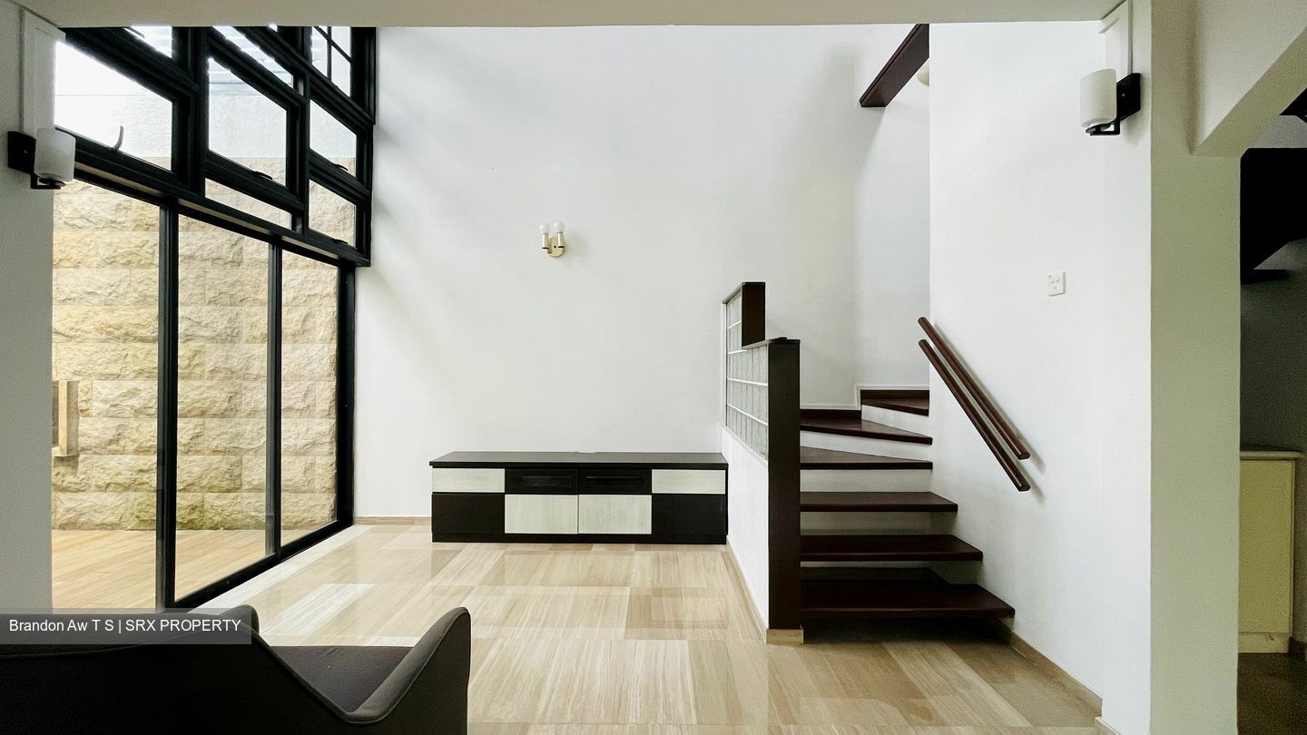 Holland Gardens (D10), Semi-Detached #389384771